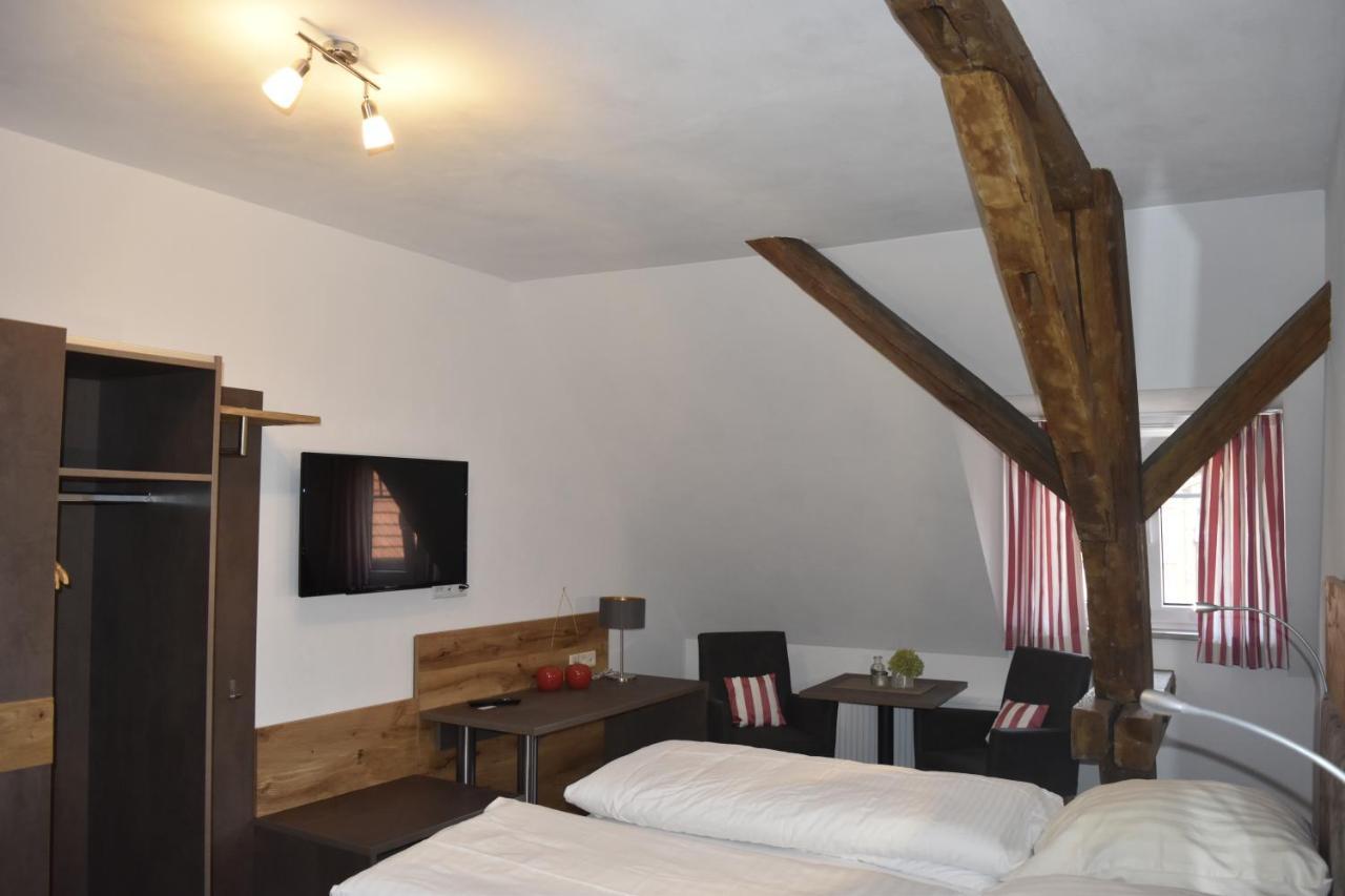 Gasthof Pension Zum Goldenen Hirschen Burgbernheim エクステリア 写真