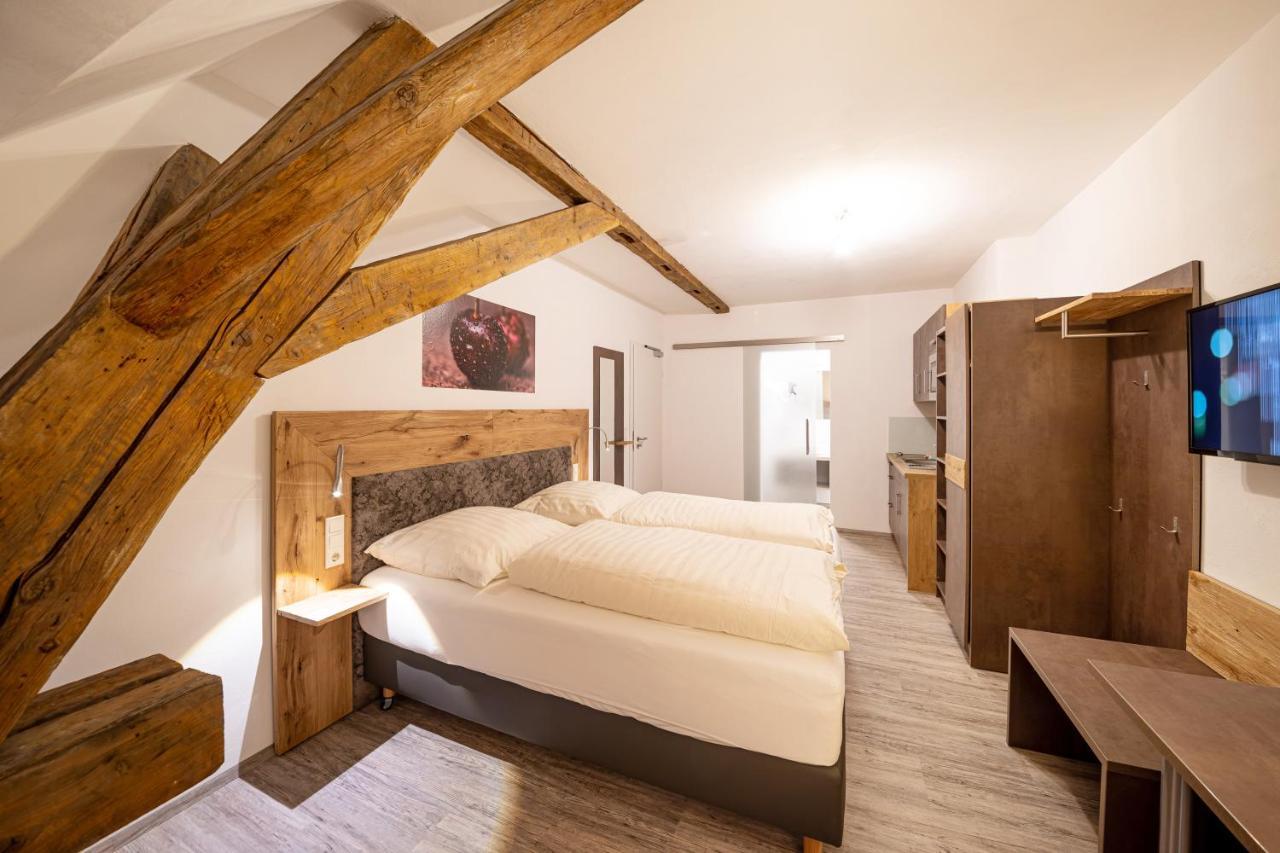 Gasthof Pension Zum Goldenen Hirschen Burgbernheim エクステリア 写真