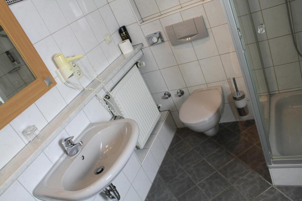 Gasthof Pension Zum Goldenen Hirschen Burgbernheim エクステリア 写真